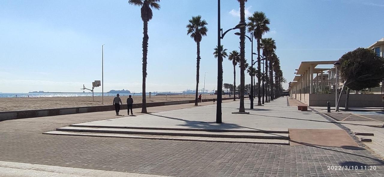 Sunny&Beach In Valencia Bagian luar foto